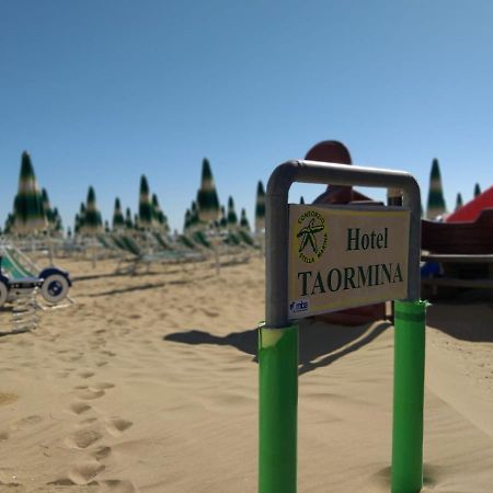Hotel Taormina 리도 디 예솔로 외부 사진