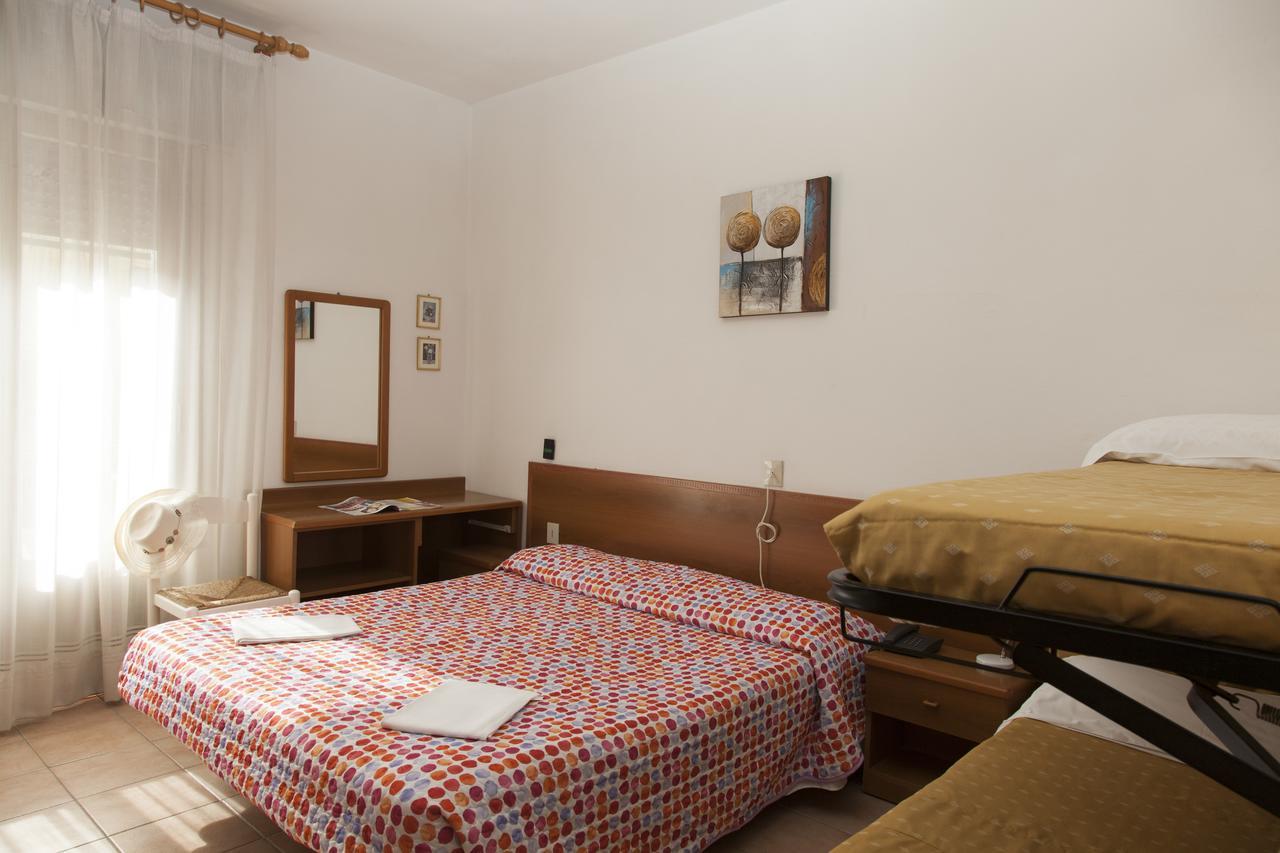 Hotel Taormina 리도 디 예솔로 외부 사진