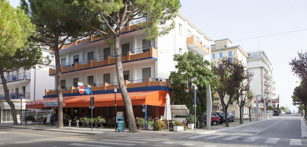 Hotel Taormina 리도 디 예솔로 외부 사진