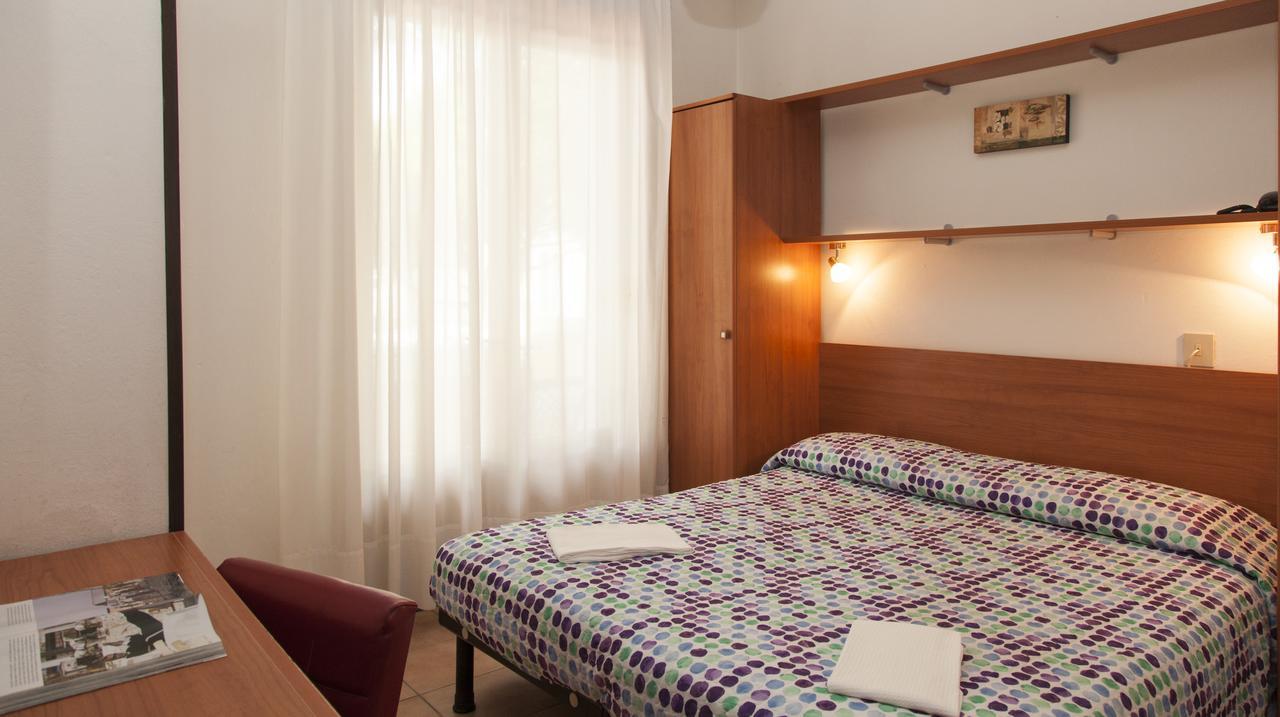 Hotel Taormina 리도 디 예솔로 외부 사진